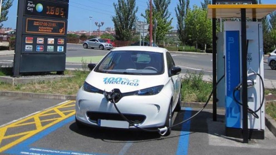 Alerta FMI sobre precio del cobalto y litio para coches eléctricos