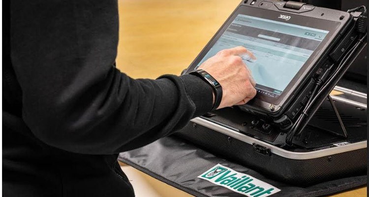Vaillant equipa a sus técnicos de atención al cliente con la convertible V110 de Getac
