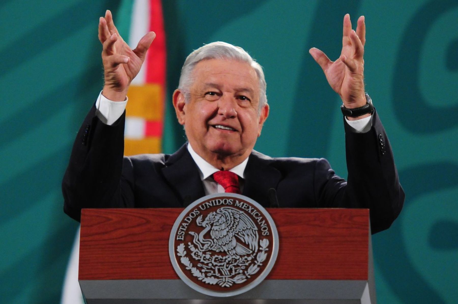 CRE, SENER y AMLO impugnan suspensión a reforma a Ley de Hidrocarburos