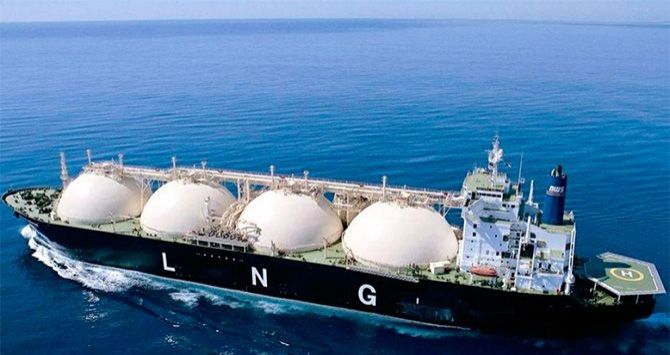 Celebra Qatar Petroleum acuerdo de compra y venta con Shell para suministrar GNL a China