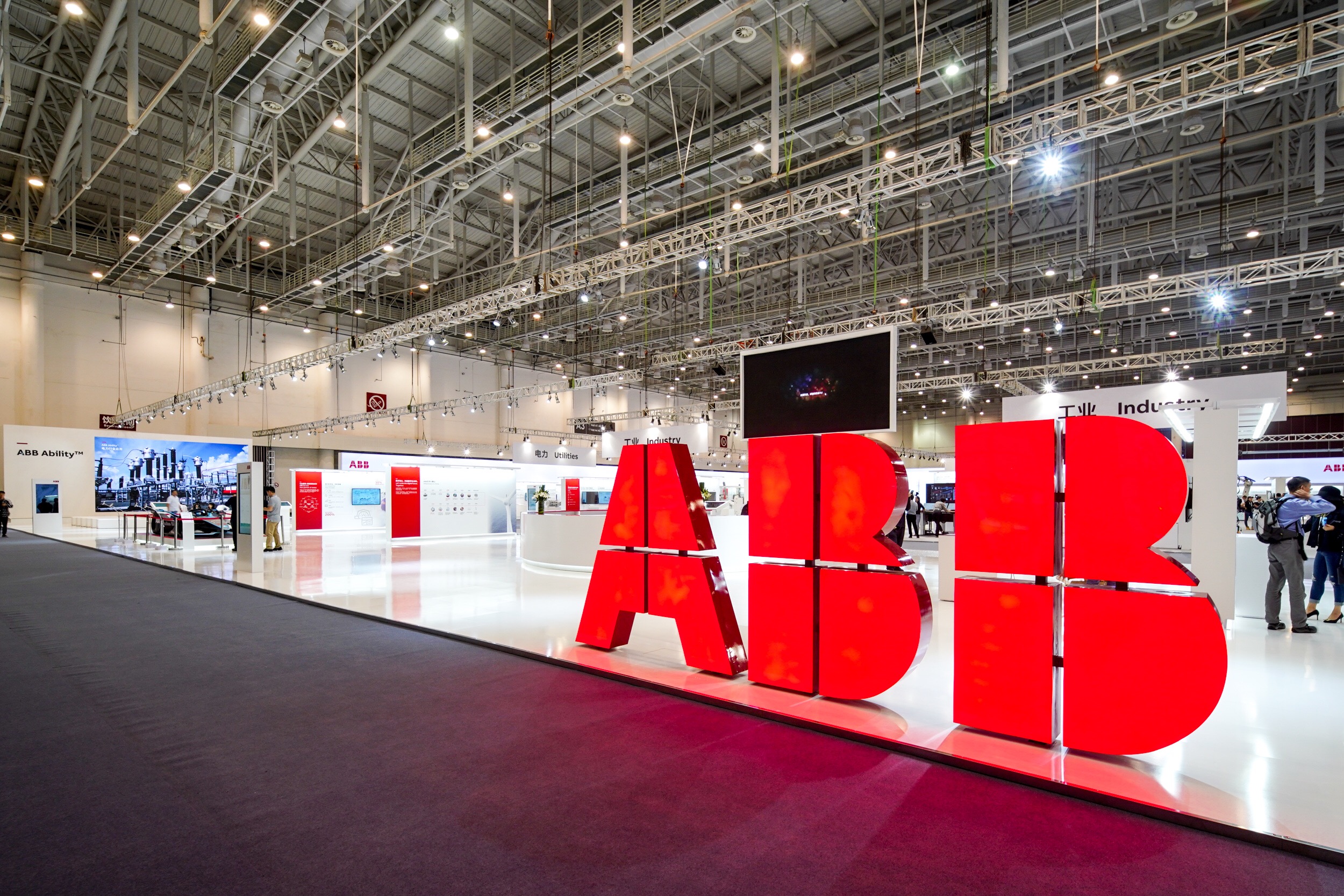 ABB adquiere Asti Mobile y amplía oferta de robótica y automatización