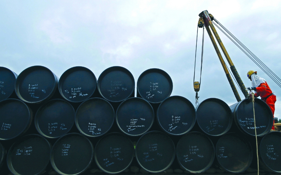 Huracán Francine impulsa recuperación en los precios del petróleo