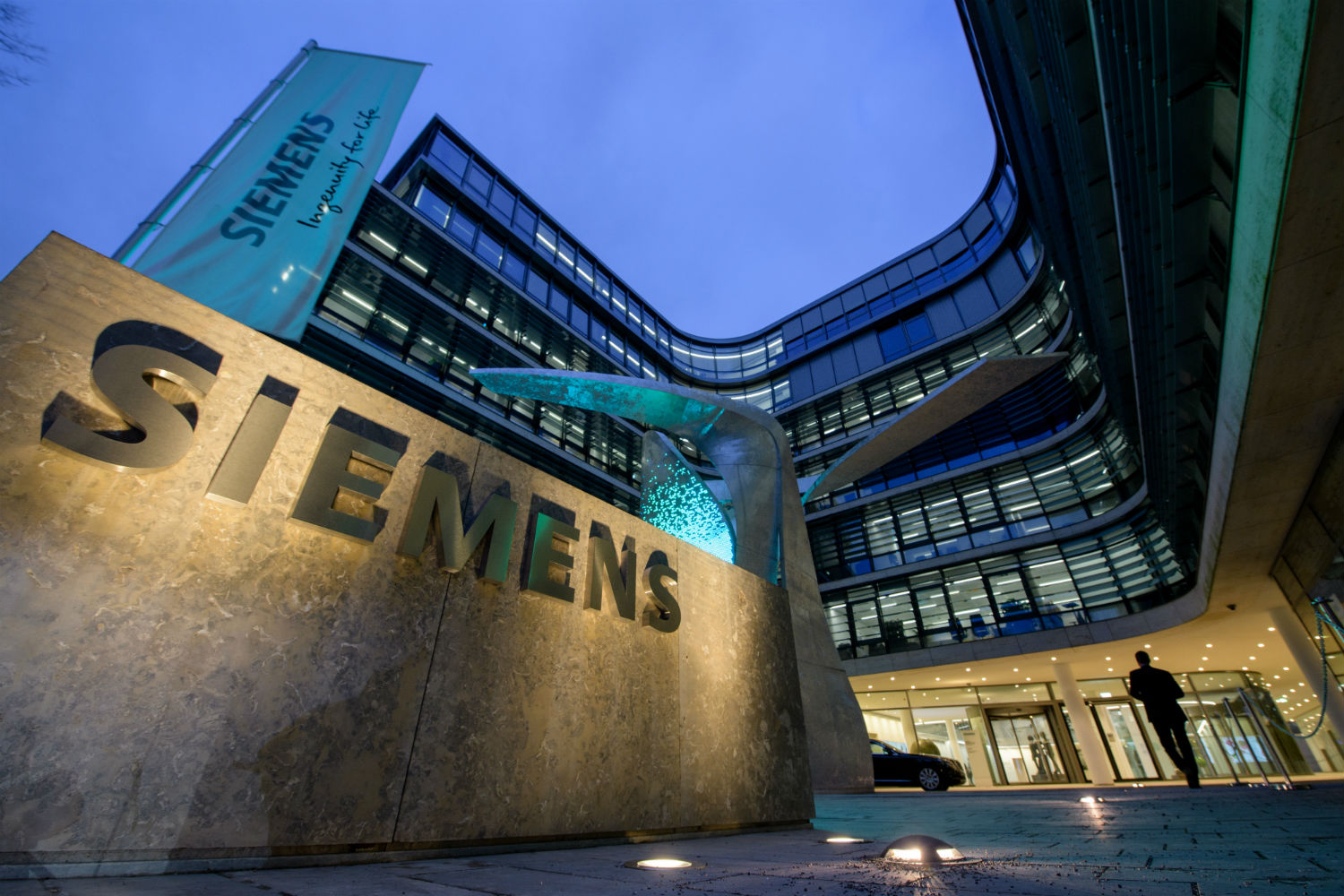 Siemens impulsa la fusión de los mundos real y virtual empoderando a sus clientes en su primer Siemens Infinite Summit
