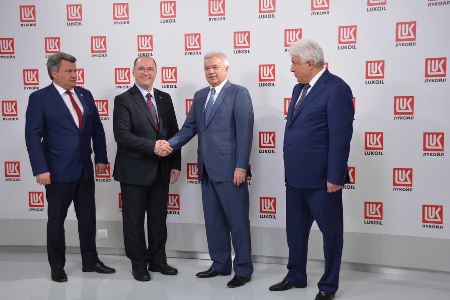 Lukoil compra a Petrobal 50% de Ichalkil y Pokoch