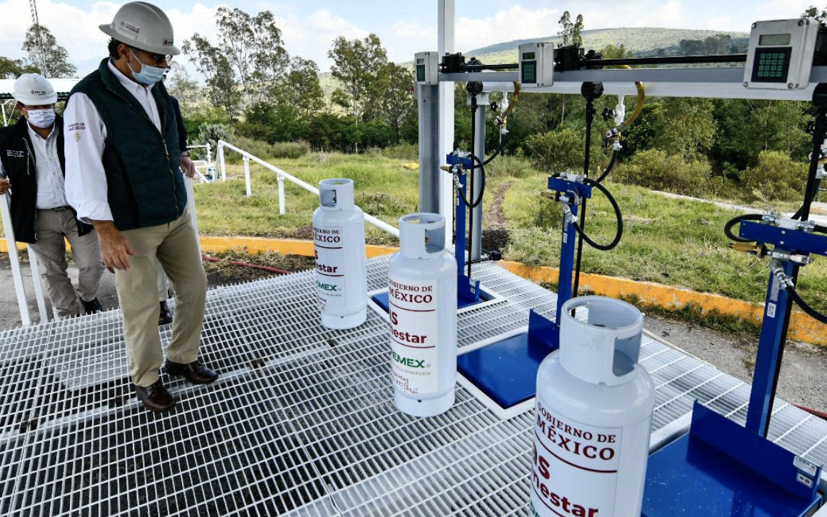 Supervisa Octavio Romero la carga de cilindros portátiles para Gas Bienestar