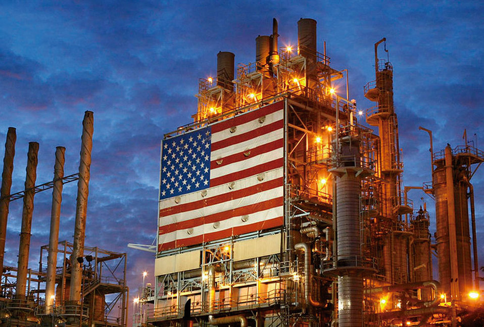 Inventarios petroleros de EU alcanzan su nivel más bajo en año y medio