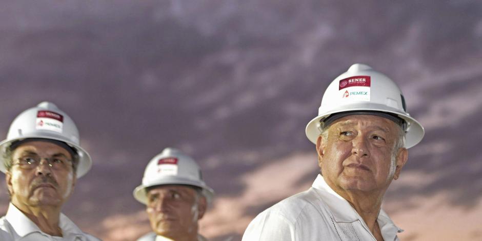 Gobierno ha invertido 32 mil mdp en rehabilitación de refinerías: AMLO