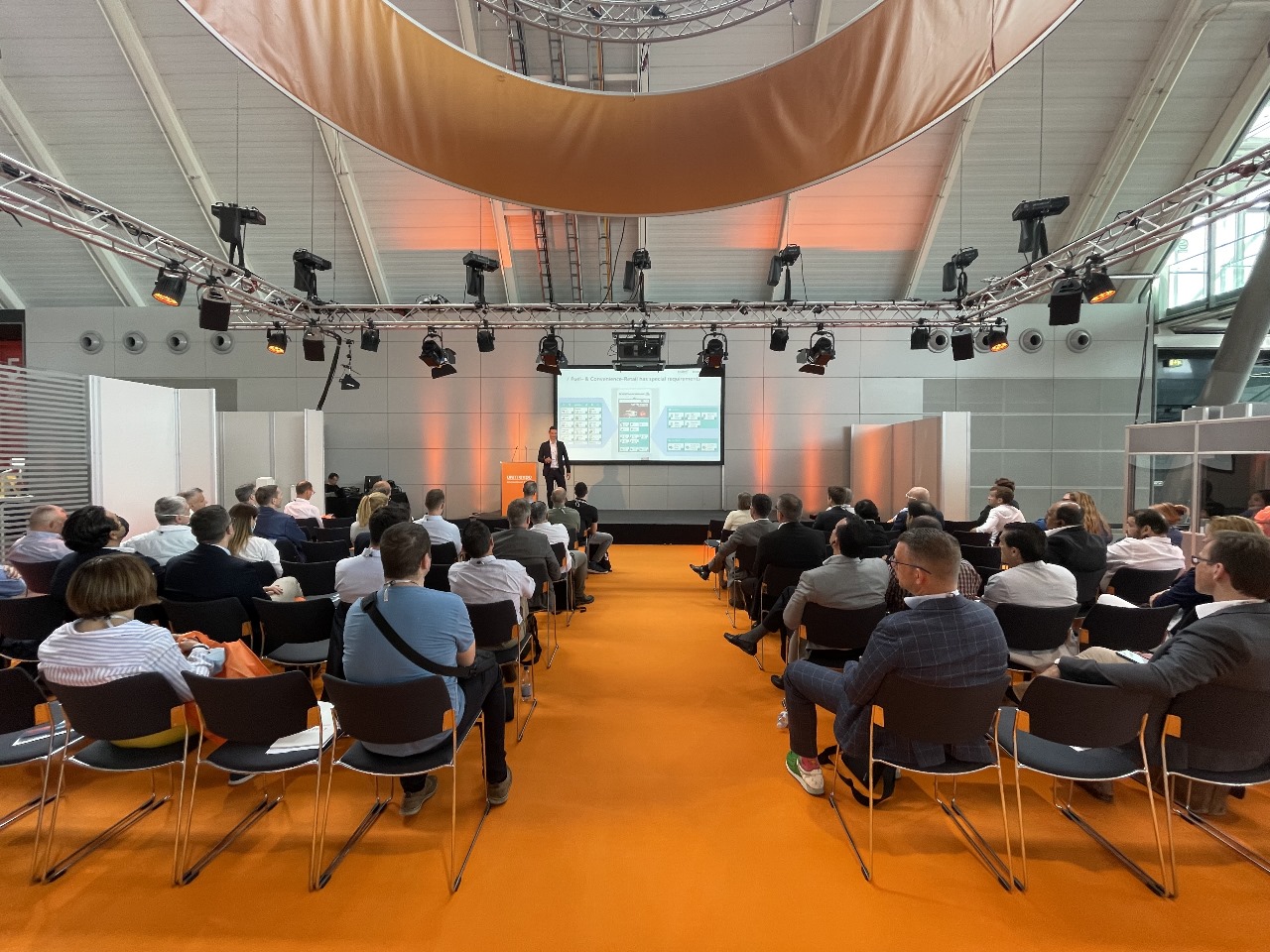 Latinos presentes en el Foro Internacional de UNITI expo 2024 