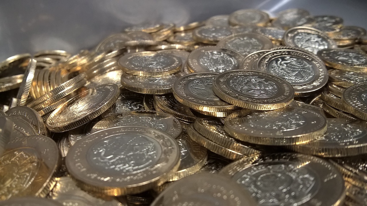 Reforma al PJ presiona al peso mexicano: Acumula caída de 16.2% en lo que va del año