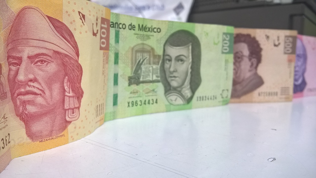 Peso mexicano cierra con su mejor nivel en 7 meses: cotiza en 18.11 unidades