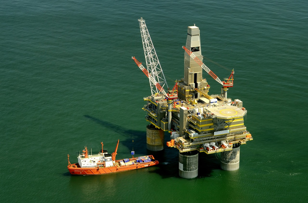 El petróleo cae 1% hoy viernes 20 de diciembre