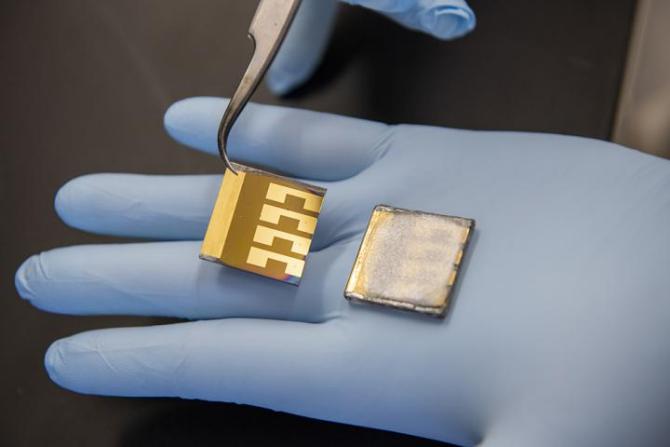 El fin de los paneles solares: Científicos de Oxford innovan con nuevo material fotovoltaico