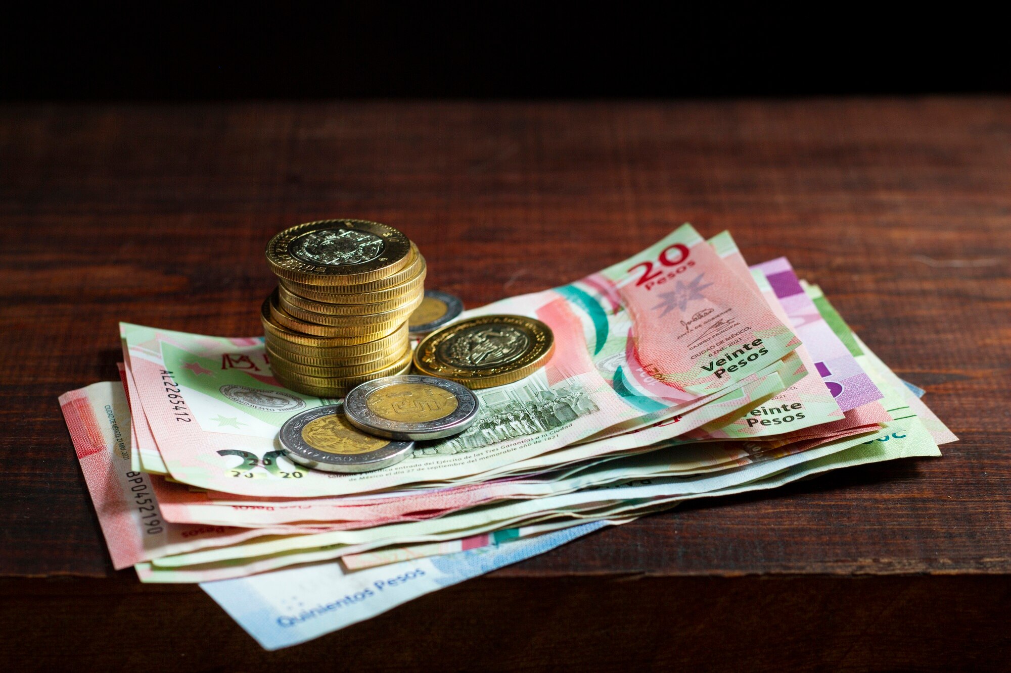 Peso cierra la semana en terreno negativo