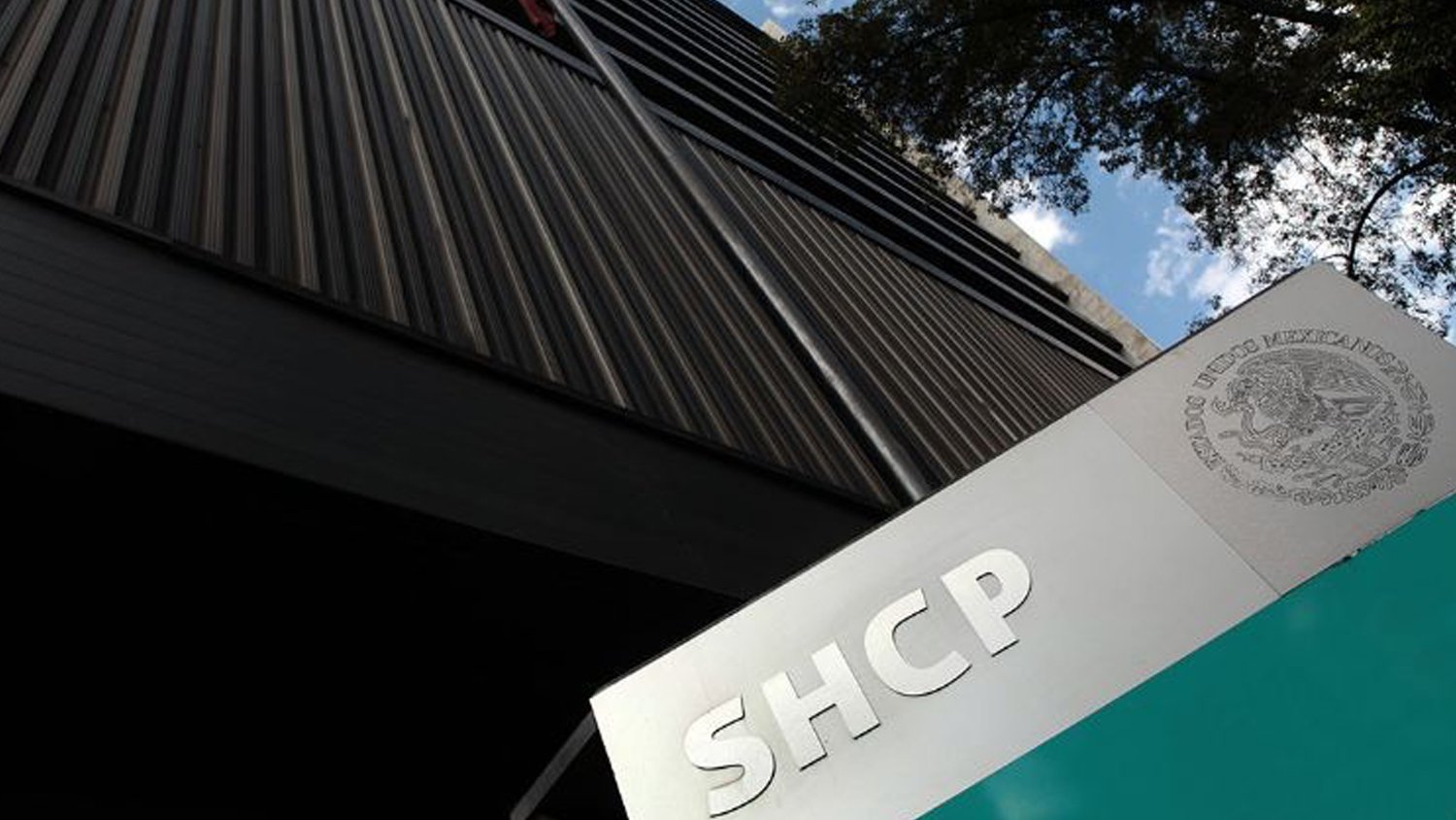Hacienda emite bonos por 1,050 mdd en mercado japonés