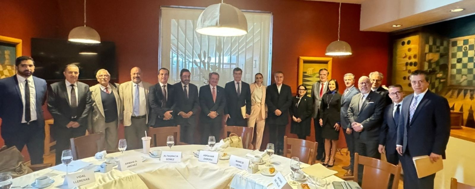 Gobierno reafirma compromiso con inversión pública y privada en el sector de la energía
