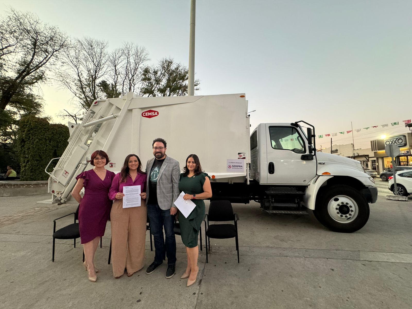 Sempra Infraestructura refuerza compromiso comunitario con  donación de camión recolector en Tecate, Baja California
