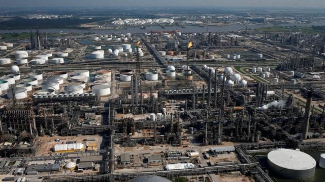 Fuga de gas en Deer Park deja dos muertos y 35 afectados